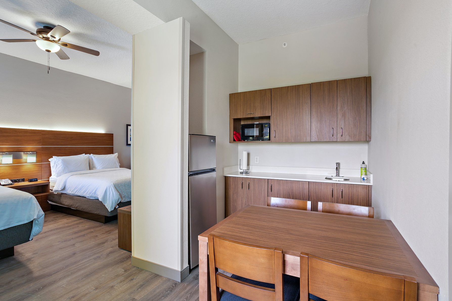 Holiday Inn Express ST. AUGUSTINE - VILANO BEACH Room Type - 1 King 2 Queen Beds 2 Bedroom Suite