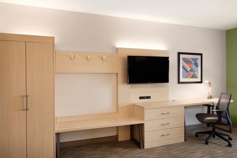 Holiday Inn Express and Suites Ft Myers Beach-Sanibel Gateway