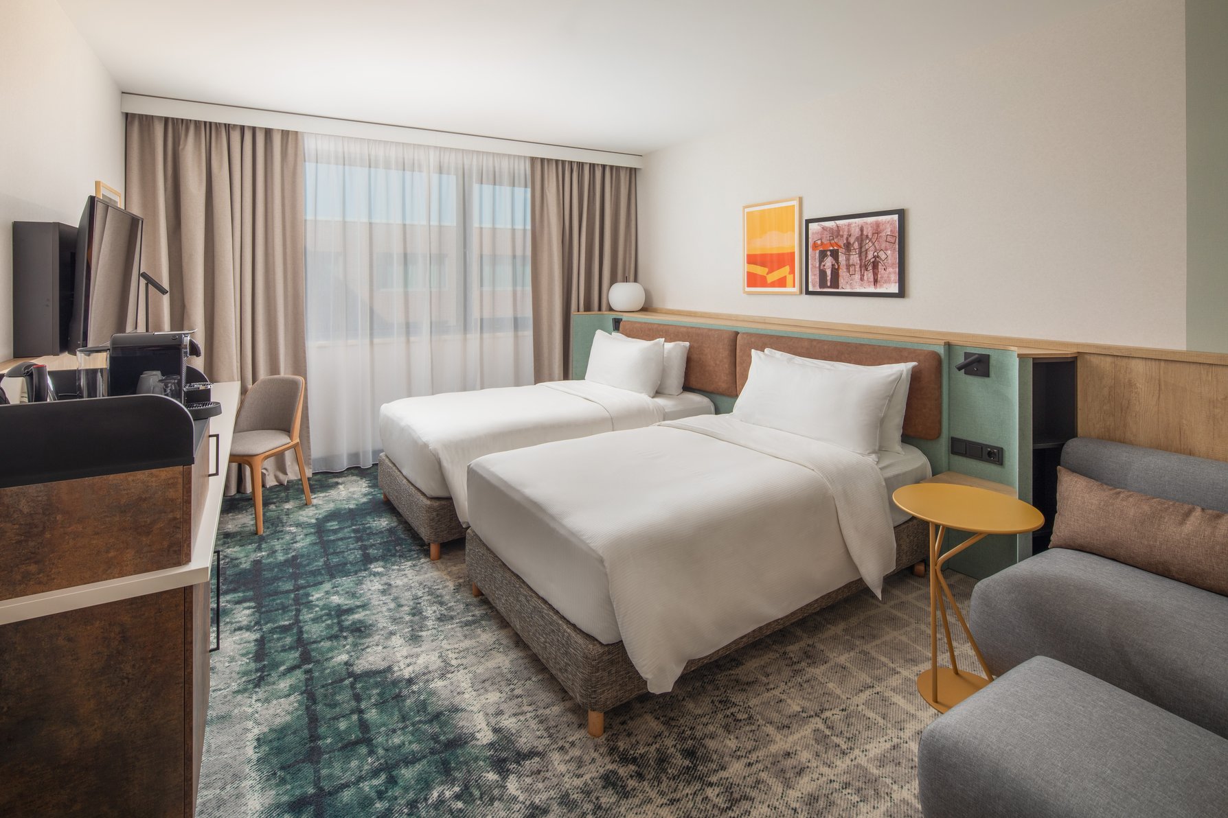 Crowne Plaza BUDAPEST Room Type - 2 Twin Beds Premium with access to Club Lounge
