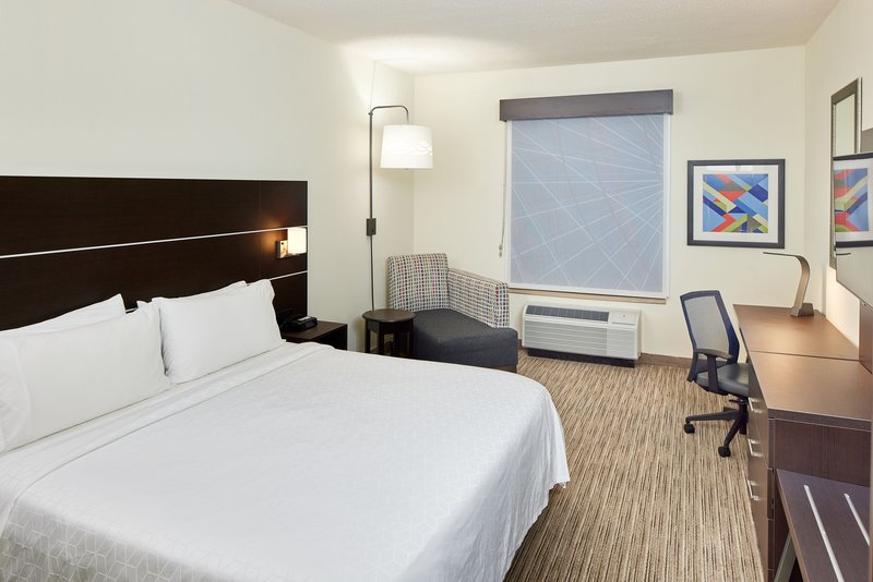 1 KING BED LEISURE NONSMOKING