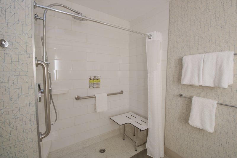 Holiday Inn Express and Suites Manassas