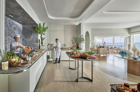 Eden-Roc restaurant lunch