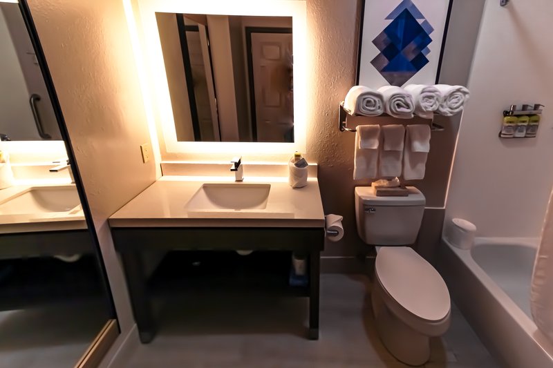 STUDIO SUITE 2 DOUBLE BEDS NONSMOKING