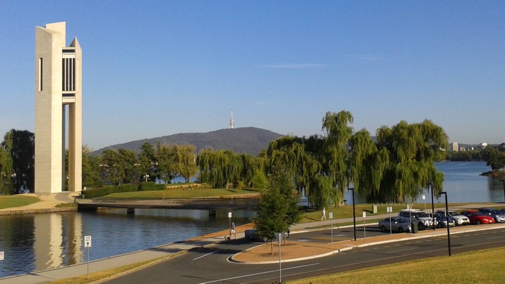 Crowne Plaza Canberra by Ihg, an IHG Hotel - View over Lake Burley Griffin, Canberra