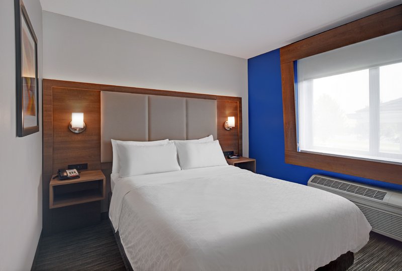 1 QUEEN BED NONSMOKING