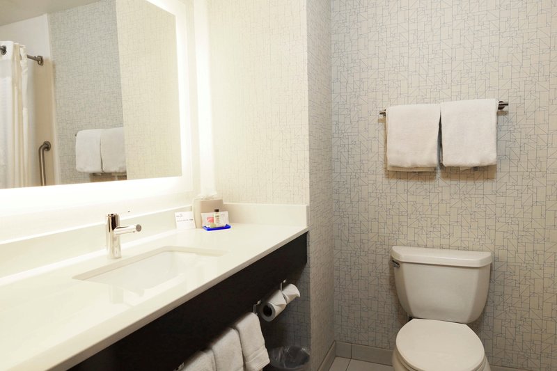 HOLIDAY INN EXP STES AMERICAN