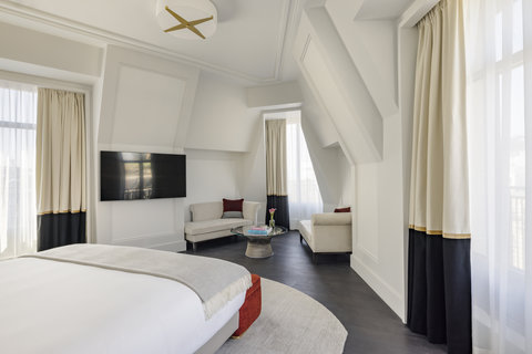 Suite Honoré Bedroom