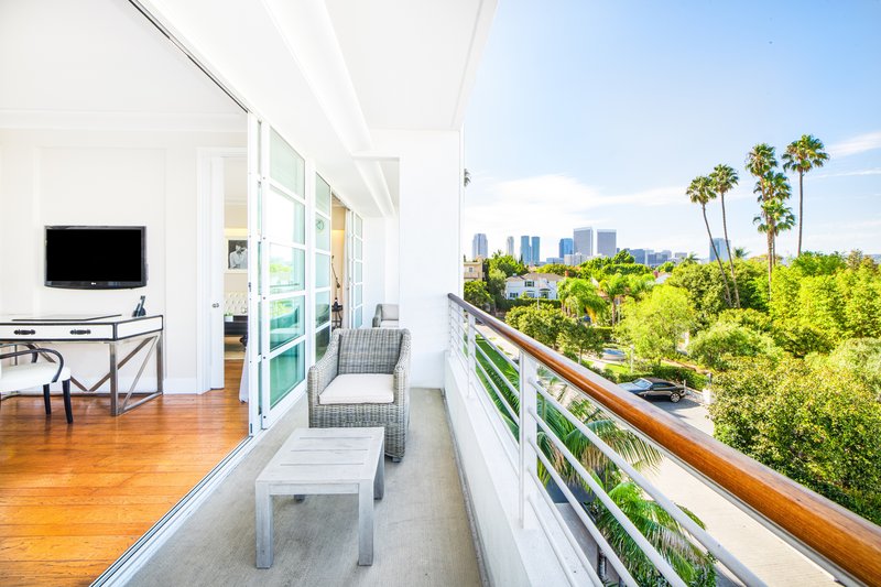 Mr. C Suite (1 Bedroom)