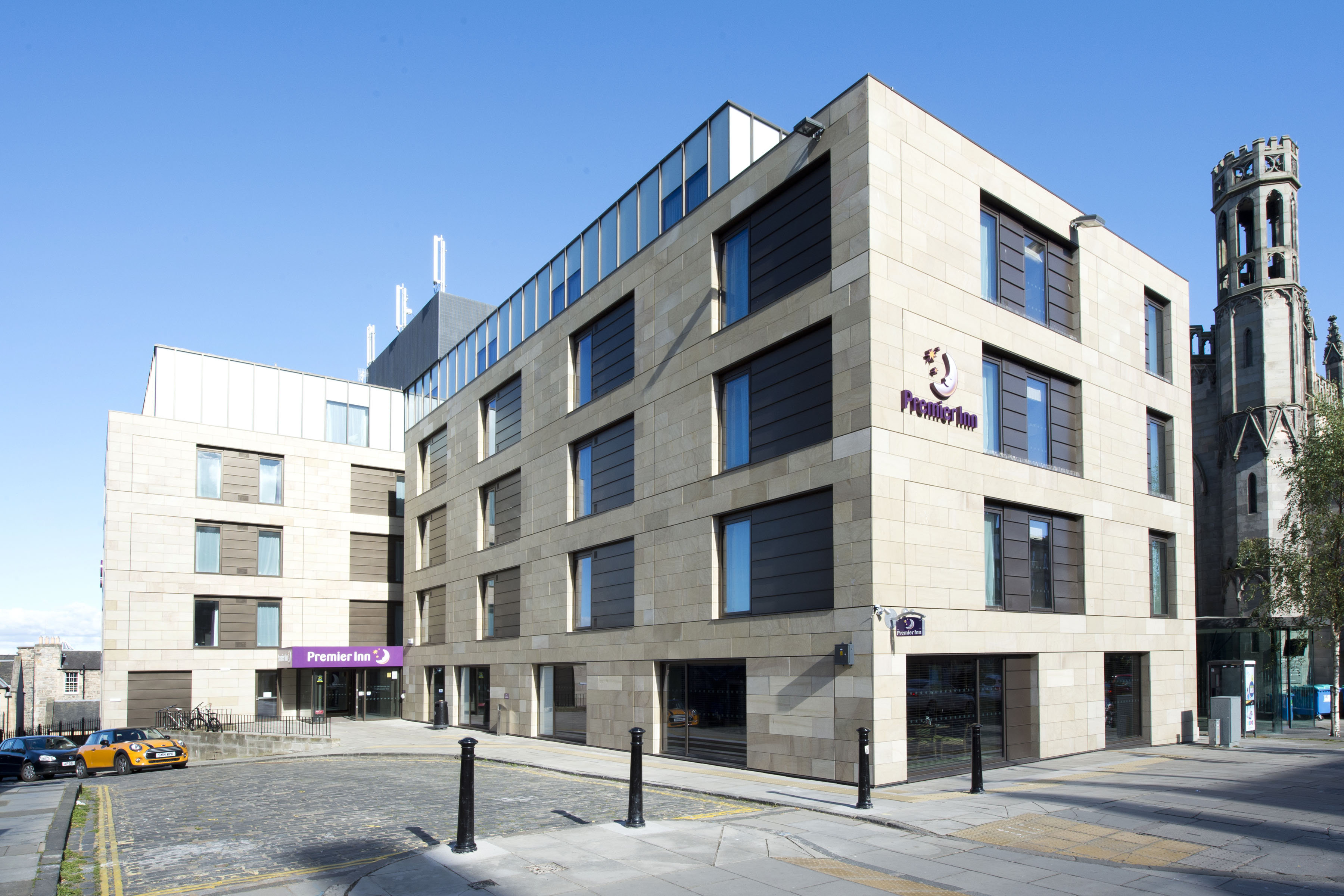 Premier Inn City Centre (York Place)