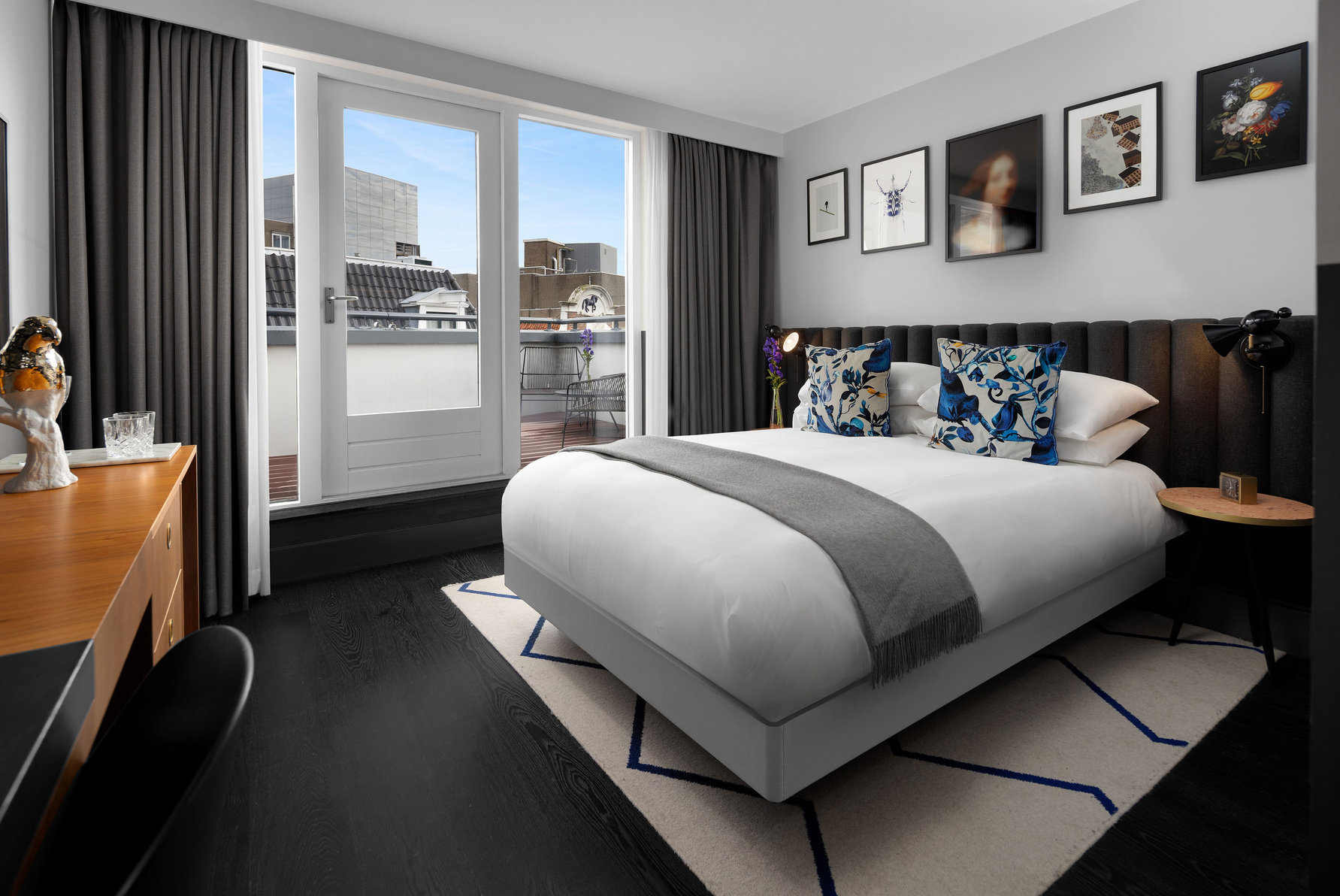 Kimpton De Witt Amsterdam, an IHG Hotel Room Type - 1 Queen Essential Balcony