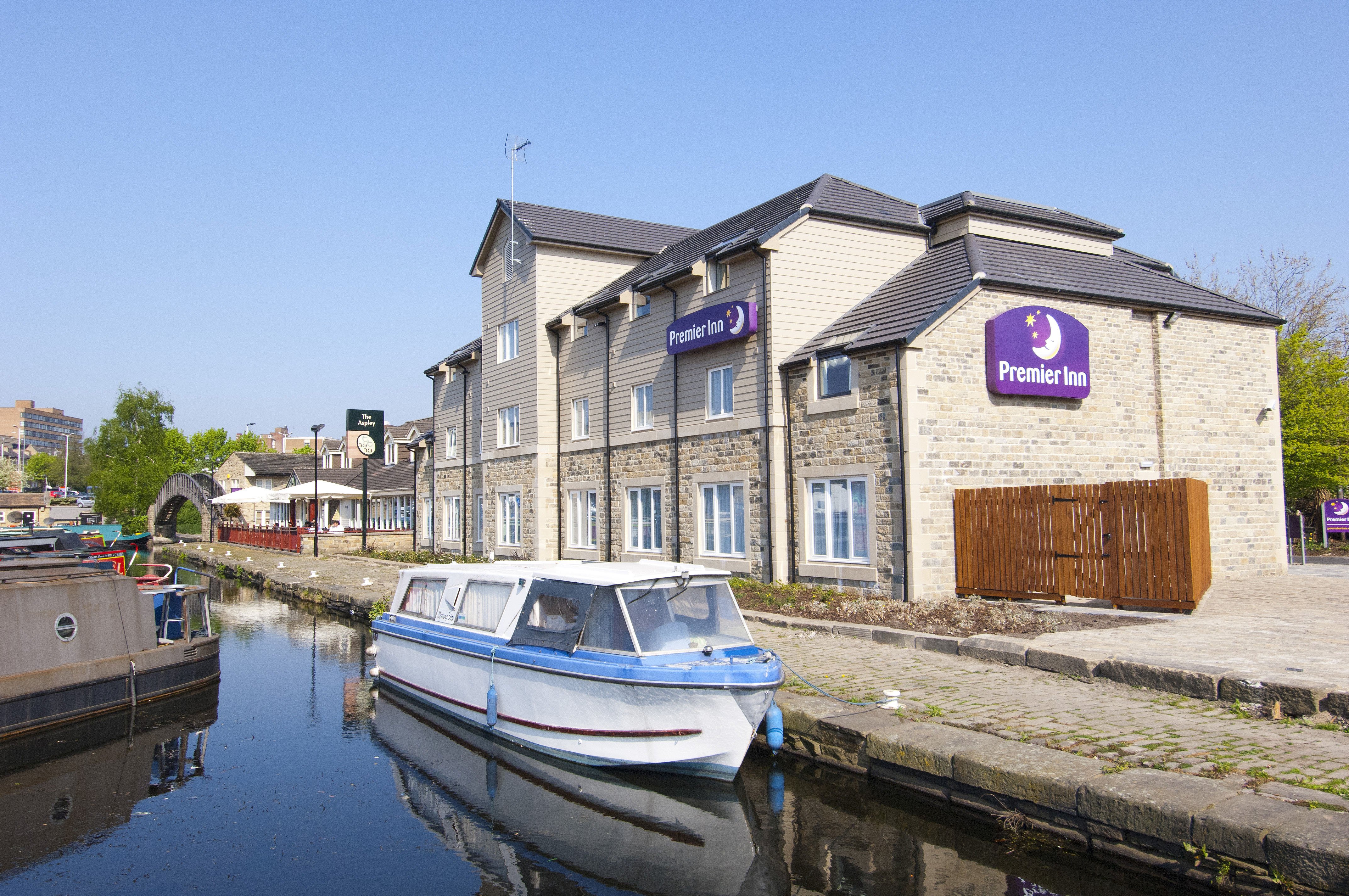 Premier Inn Huddersfield Central