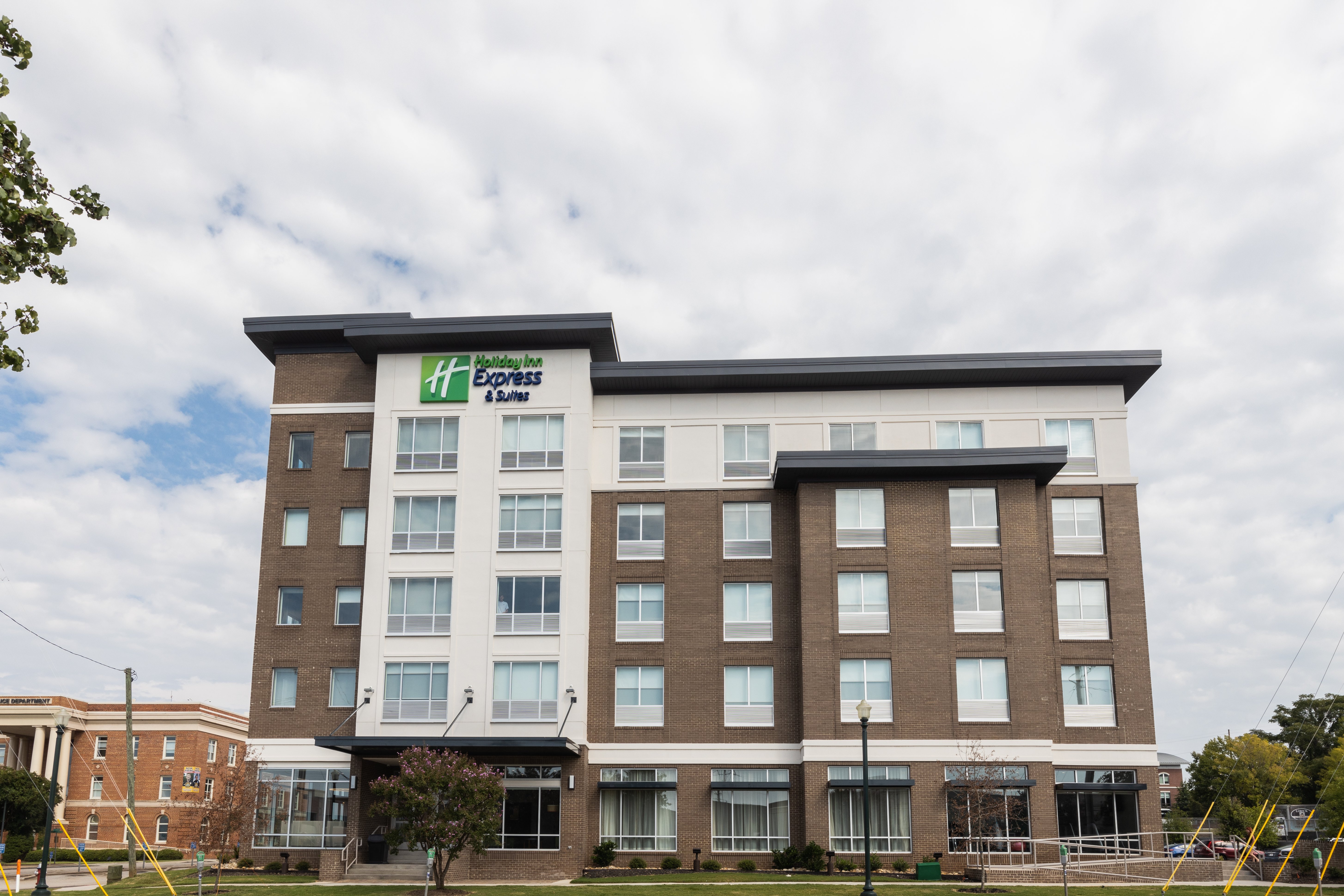 Holiday Inn Exp-Stes Downtown, The Vista
