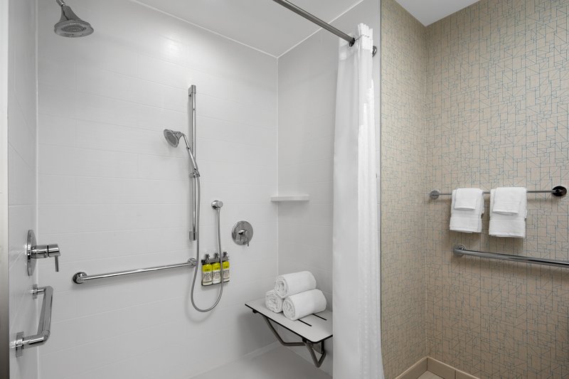 1KNG MOBILE ACCESSIBLE ROLL IN SHOWER NS