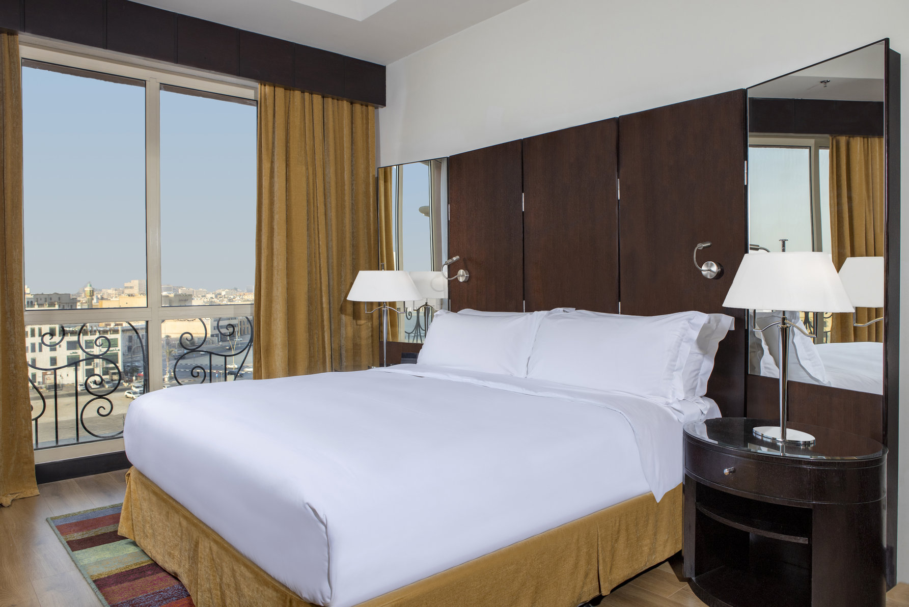 Crowne Plaza AL KHOBAR Room Type - 1 Bedroom Suite Lounge Access