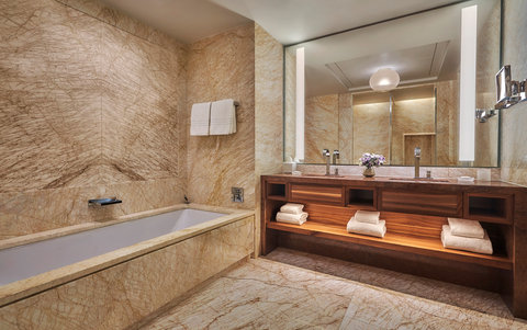 Four Seasons Hotel Madrid One Bedroom Suite Bathroom