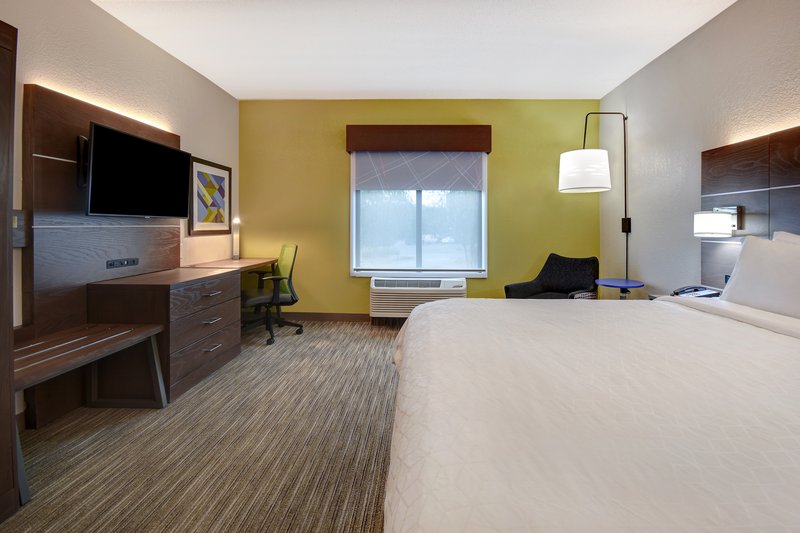 HOLIDAY INN EXP STES SMYRNA