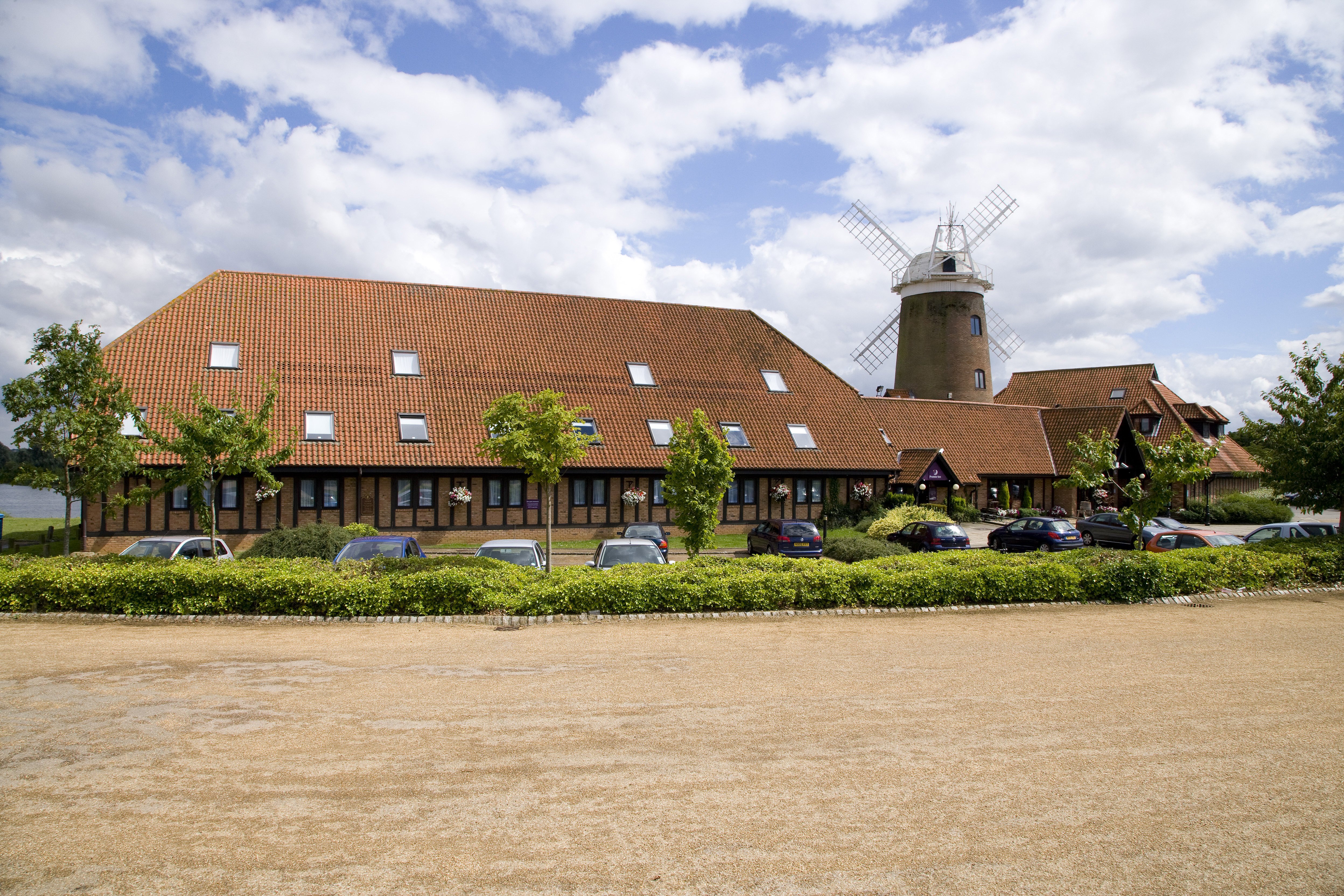Premier Inn Milton Keynes South