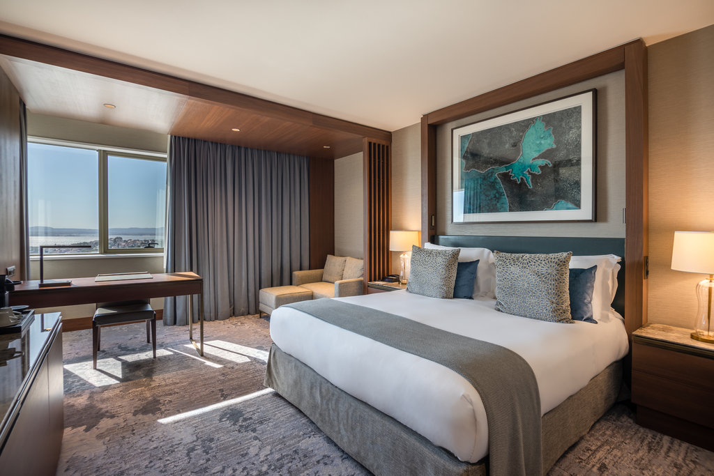 InterContinental Lisbon Room Type - 1 Queen Classic River View