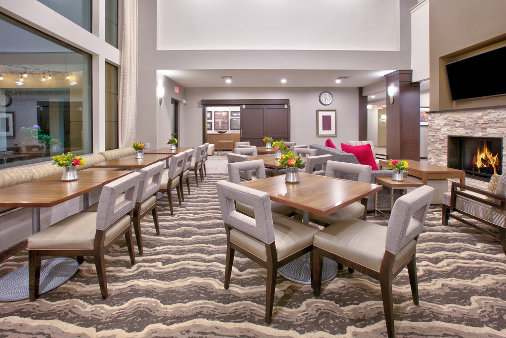 Various seating options during your Free Hot Breakfast Buffet