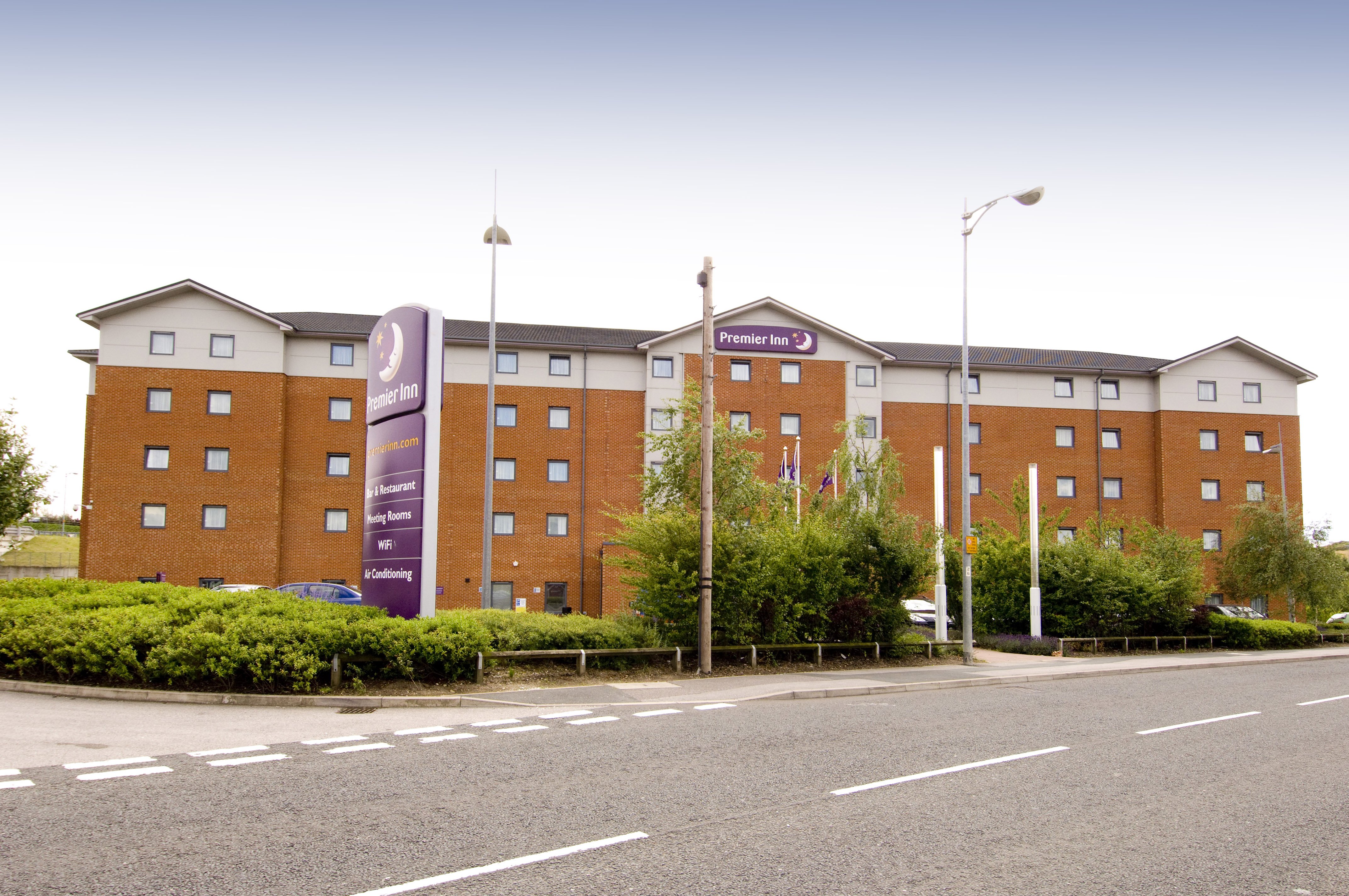Premier Inn Castleford (Xscape,M62,J32)