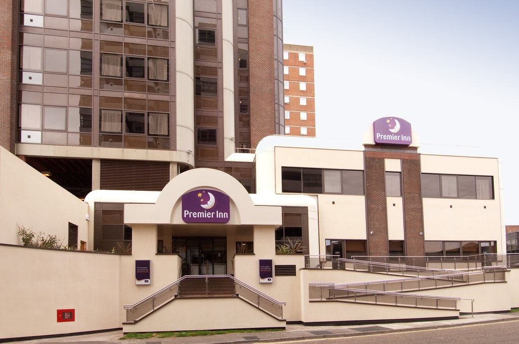 Premier Inn Sunbury (Kempton Park), Surrey