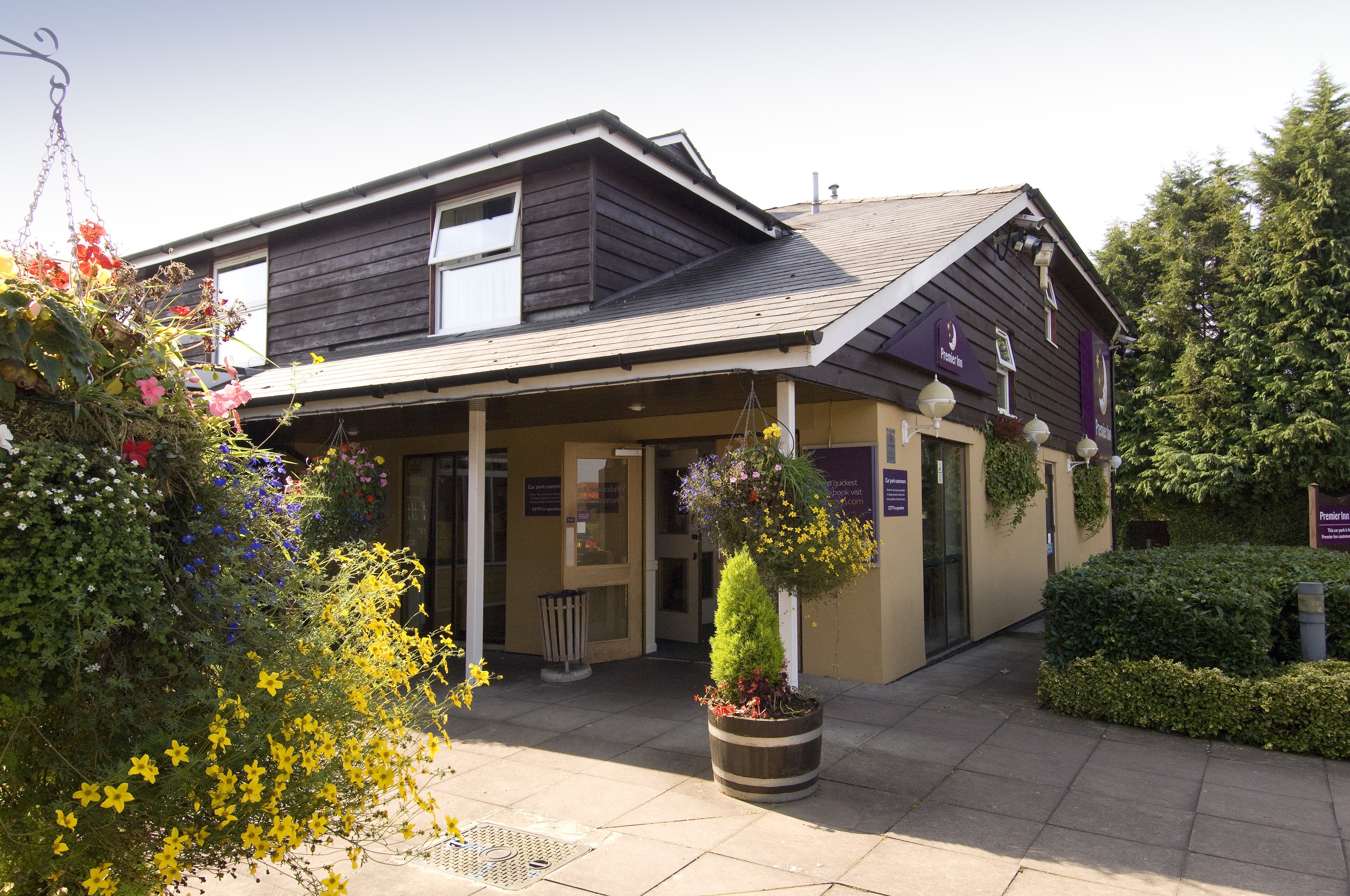 Premier Inn Cheltenham North West