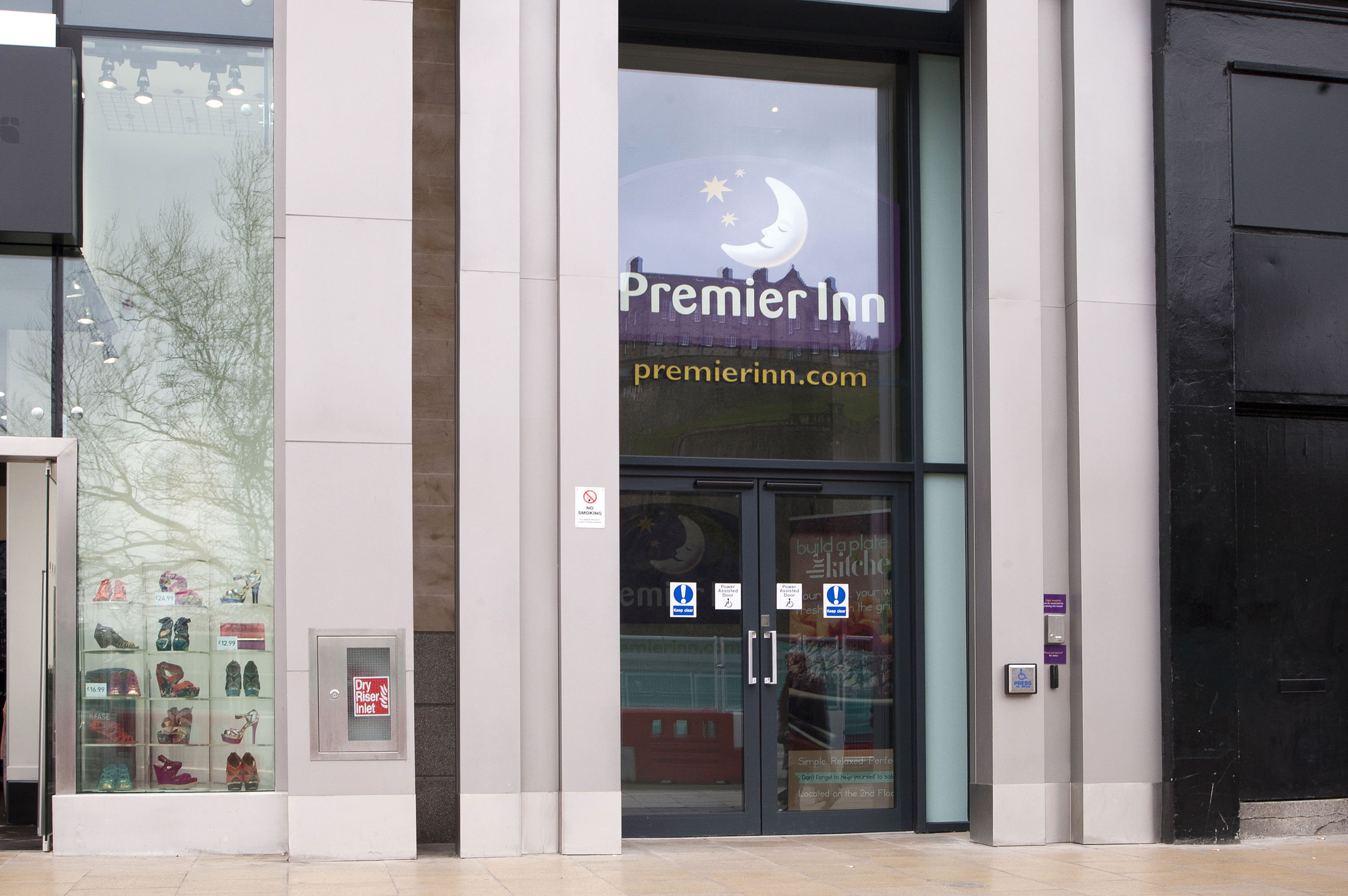 Premier Inn Edinburgh Princes Street