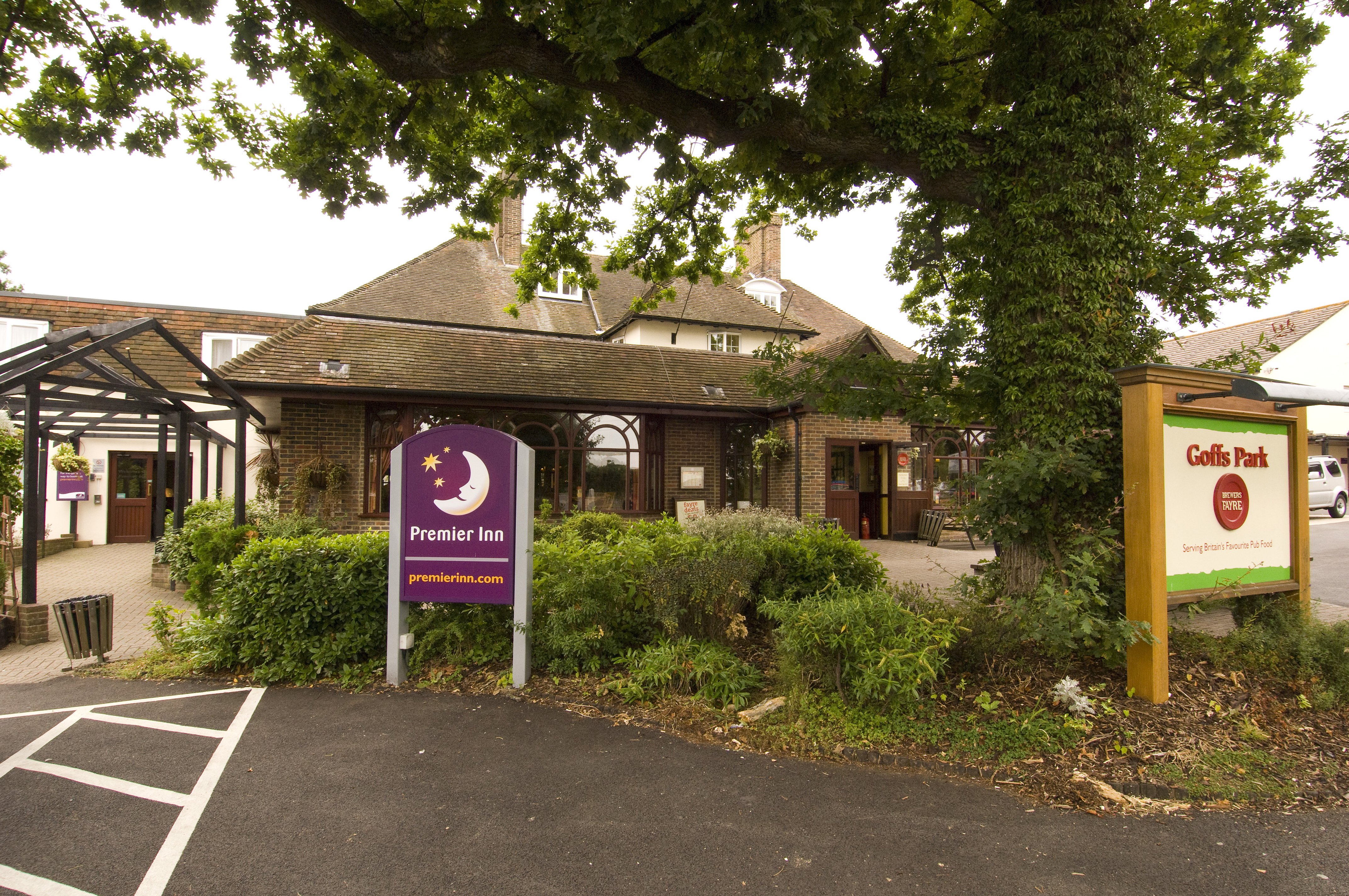 Premier Inn Gatwick Crawley (Goffs Park)
