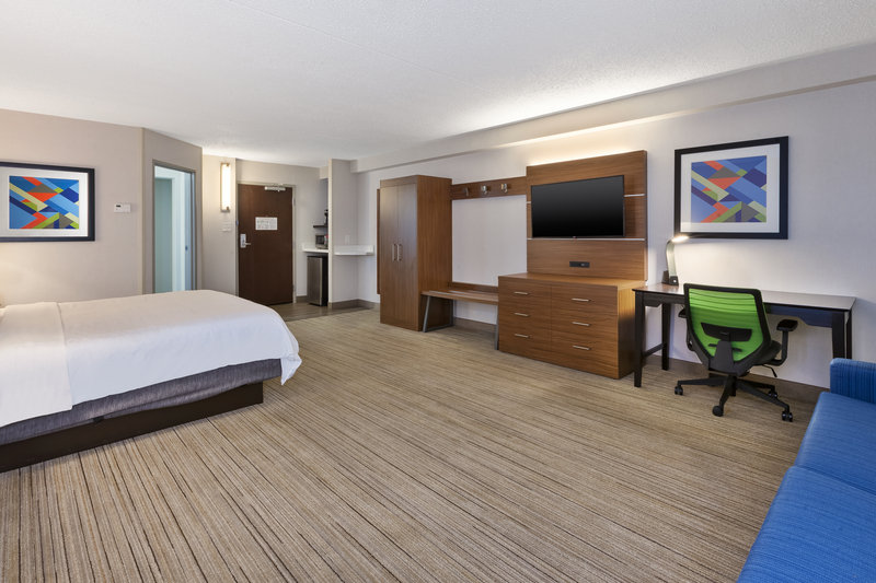 HOLIDAY INN EXPRESS WALDORF