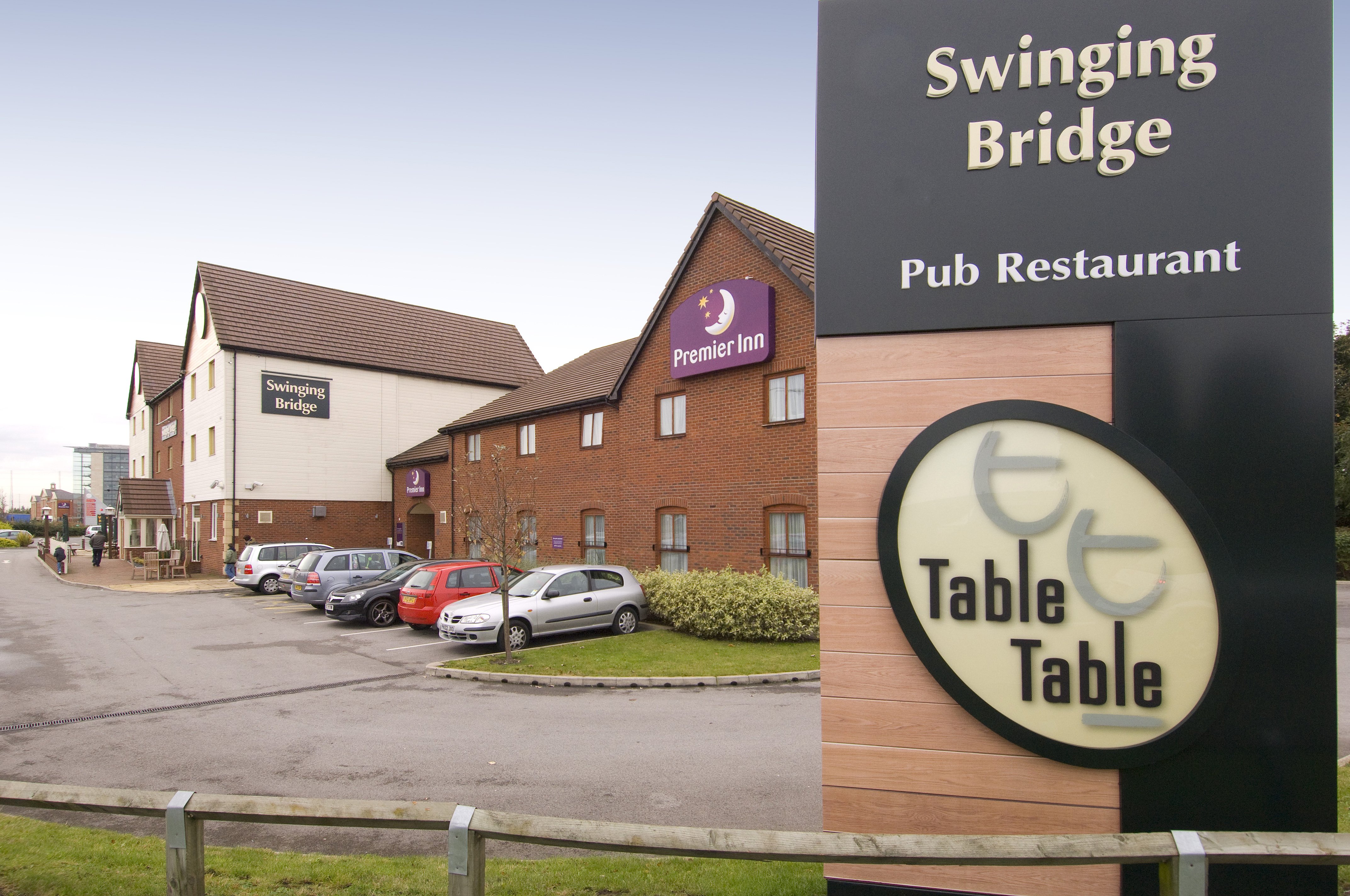 Premier Inn Manchester Trafford Centre N