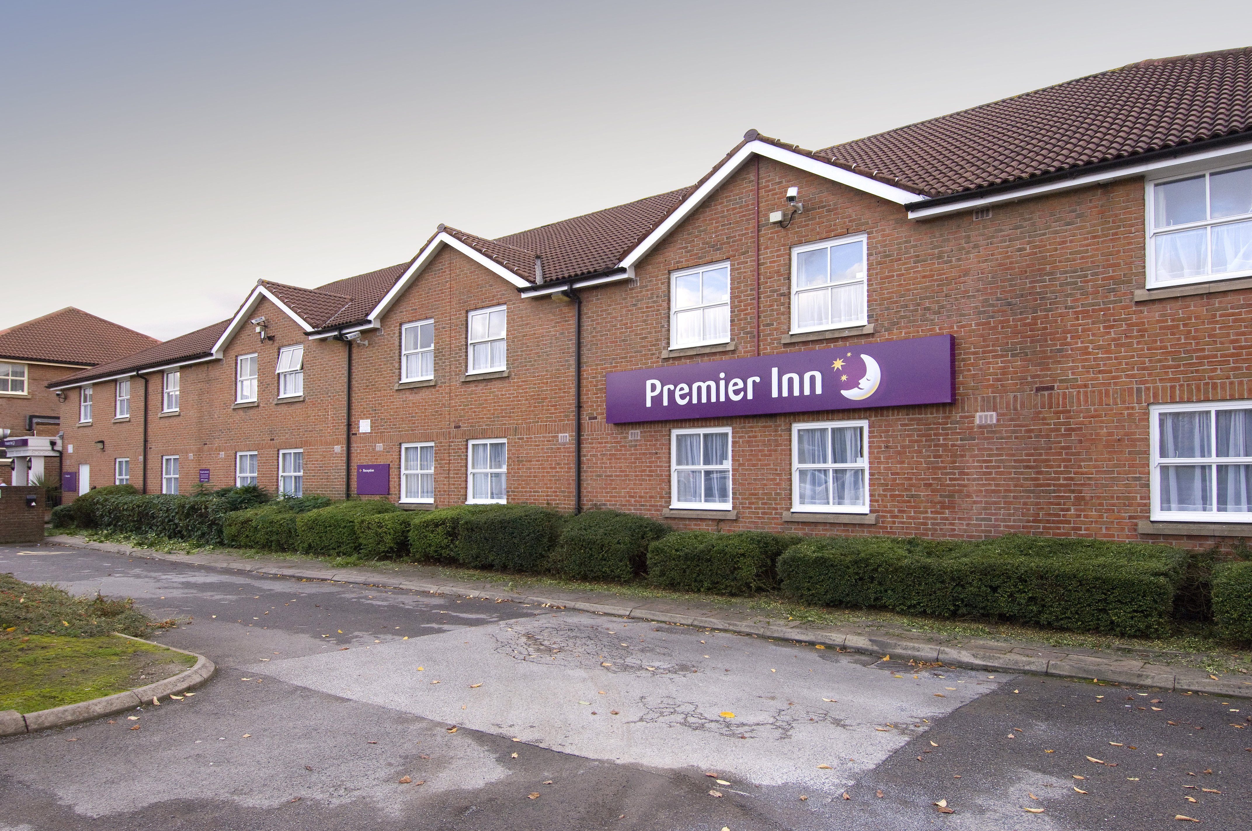 Premier Inn Warrington (A49-M62, J9)