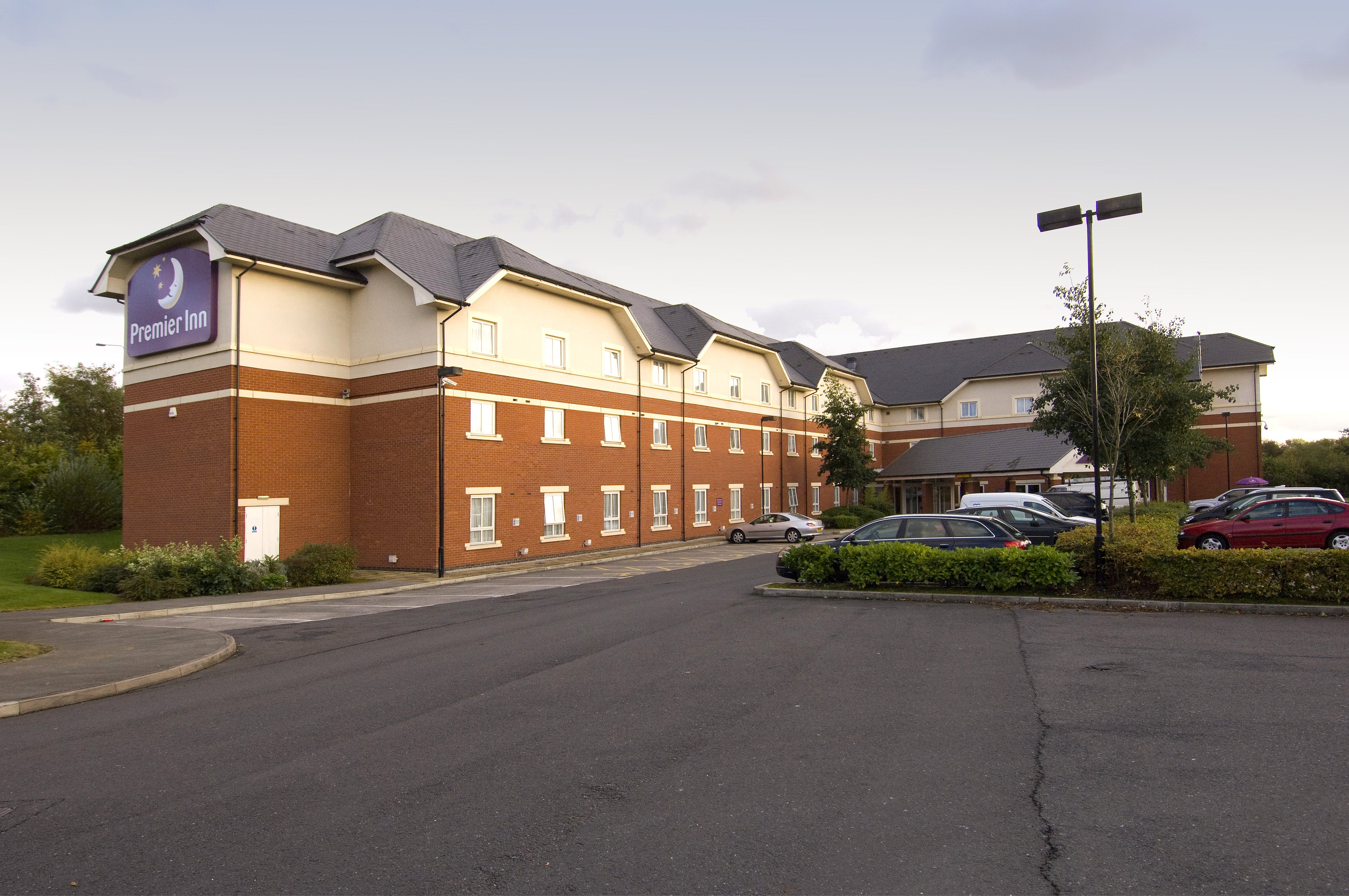 Premier Inn Warrington (M6-J21)