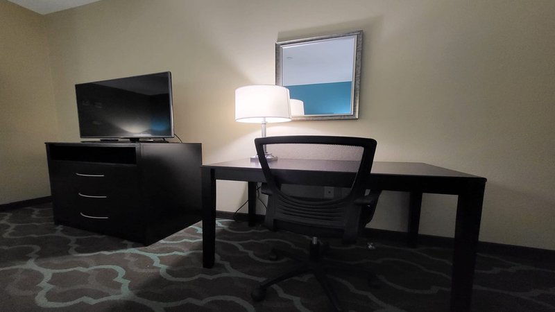 Holiday Inn Express and Suites Cuero