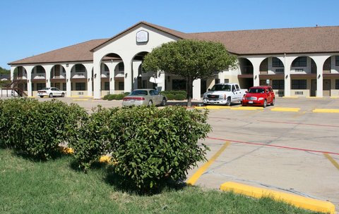 MH Weatherford Heritage Inn Exterior