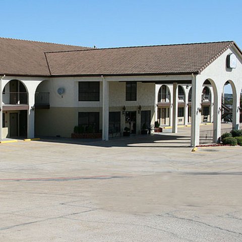 MH Weatherford Heritage Inn Exterior