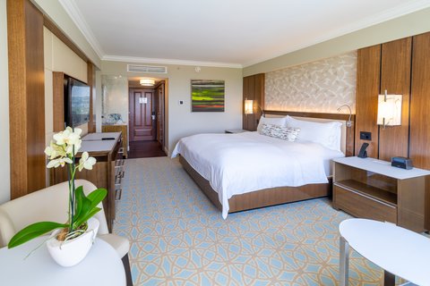 Gästezimmer mit Kingsize-Bett