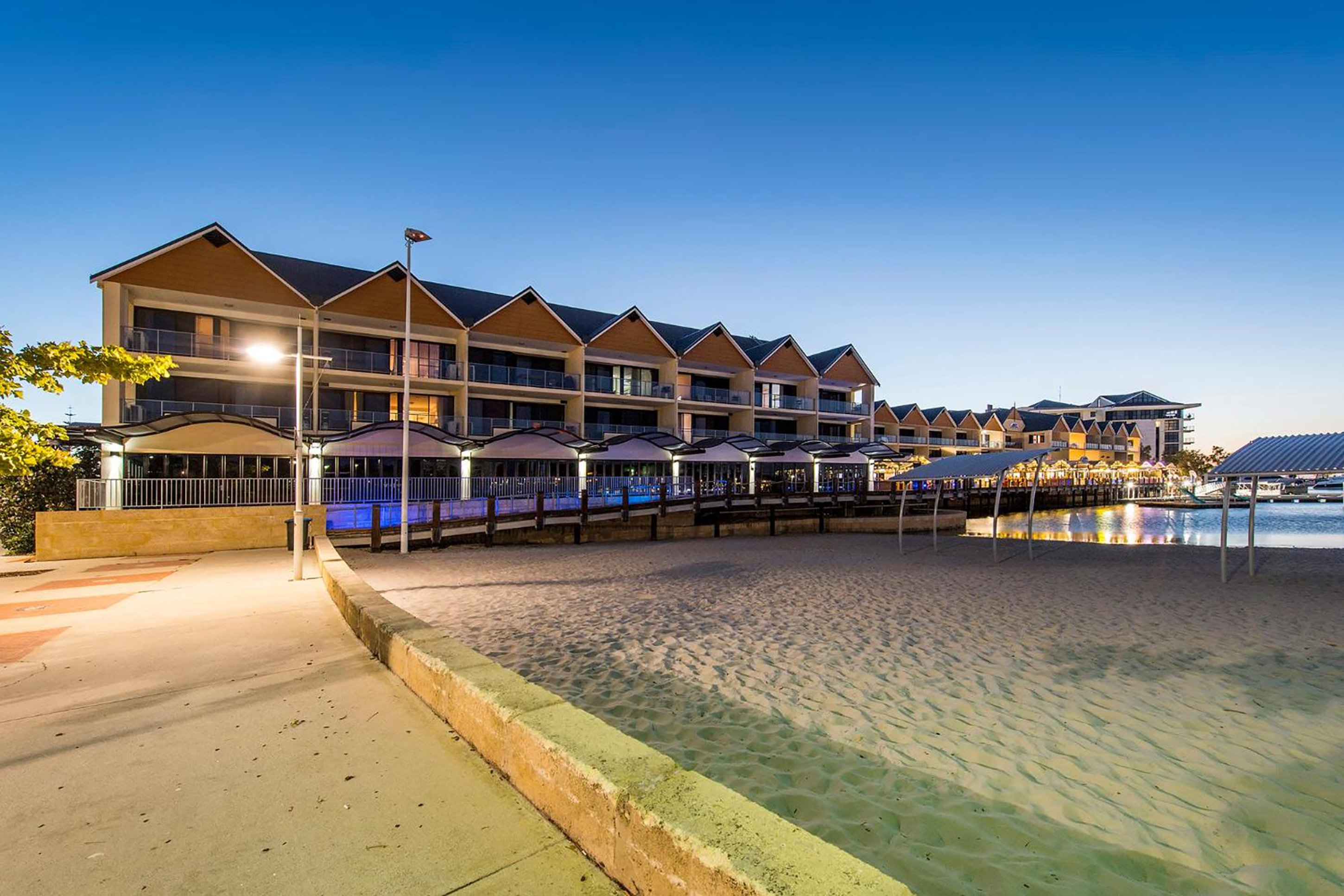 Dolphin Quay Apartment Hotel