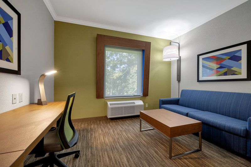 HOLIDAY INN EXP STES LUFKIN SO