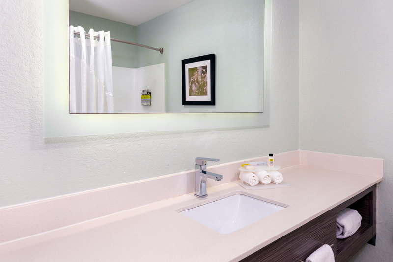 HOLIDAY INN EXPRESS SUITES BONITA SPRINGS