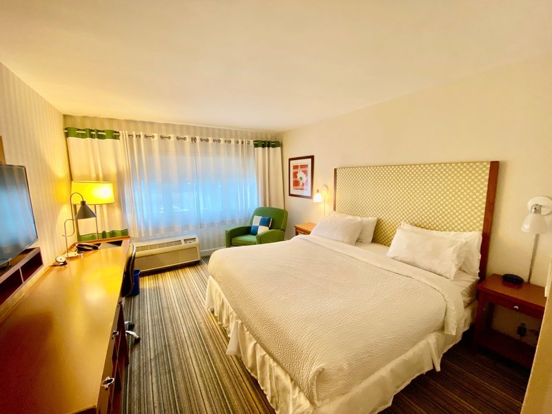Holiday Inn Express Columbus Airport – Easton