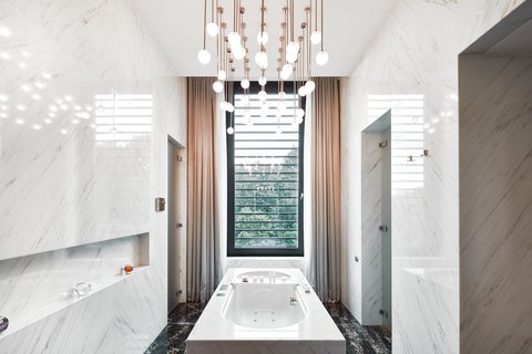 Maestro Suite Master Bathroom