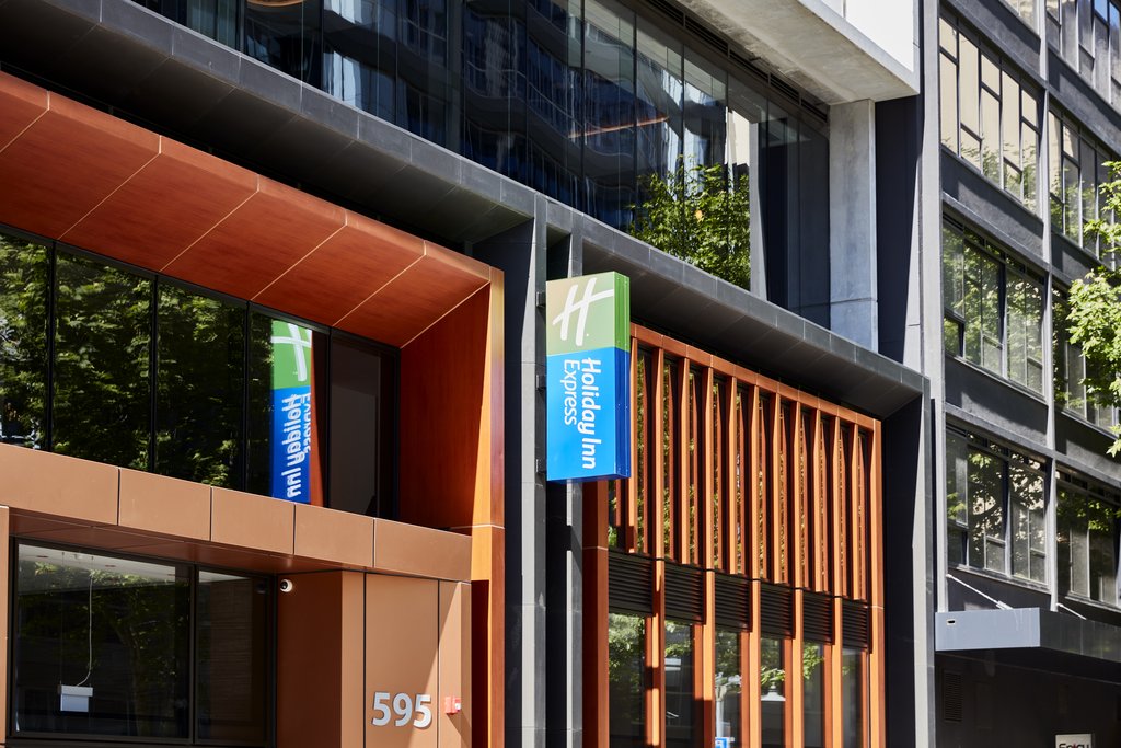 Holiday Inn Express Melbourne Little Collins, an IHG Hotel - Hotel entrance