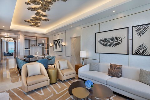 Luxurious Living at Astor Suite