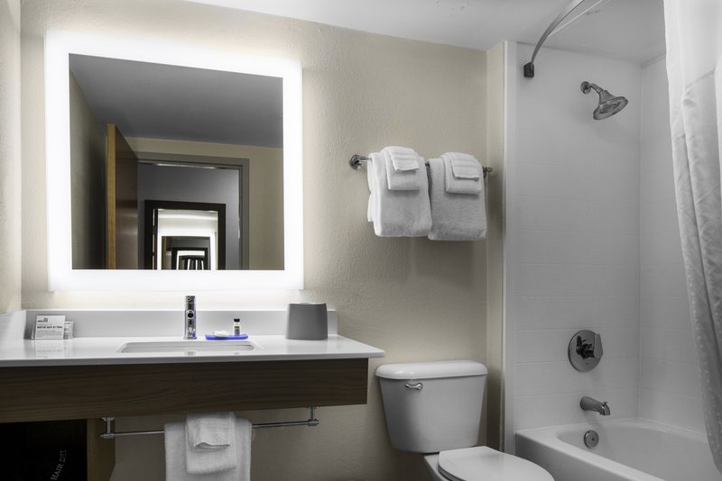 Holiday Inn Express and Suites N. Myrtle Beach-Little River