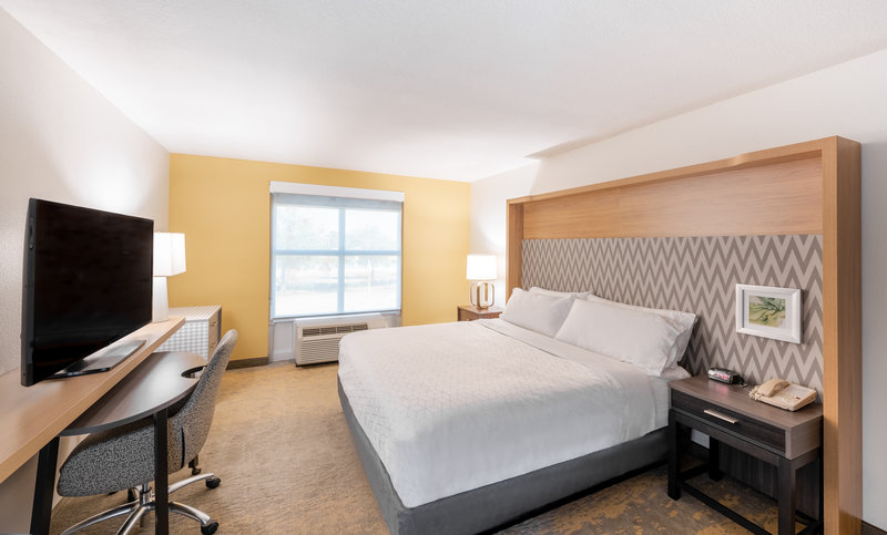 1 KING BED LEISURE NONSMOKING