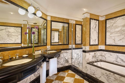 Opera Suite Bathroom