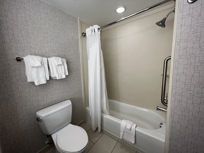 HOLIDAY INN EXP STES ELKRIDGE