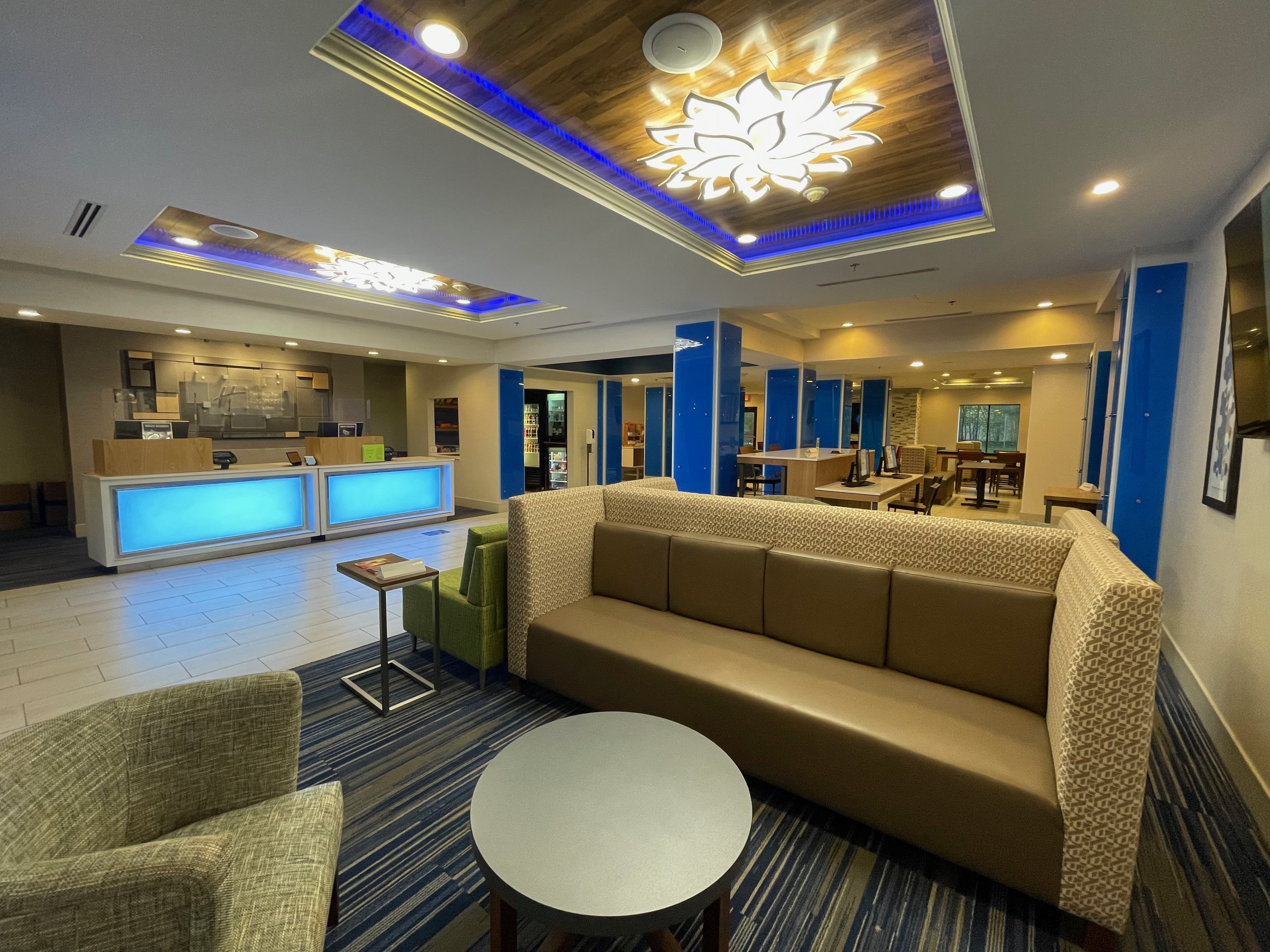HOLIDAY INN EXP STES ELKRIDGE