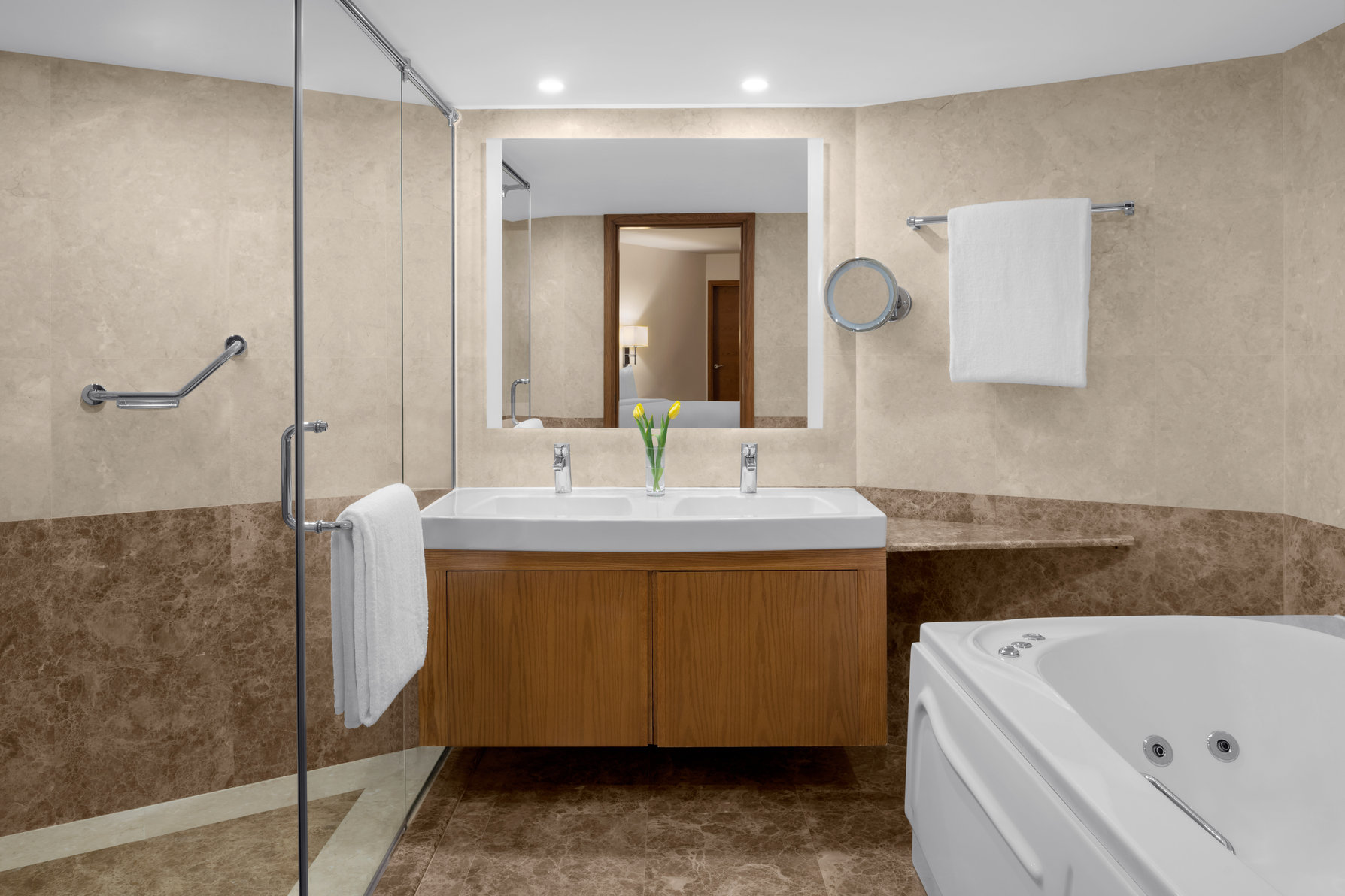 InterContinental Hotels AL JUBAIL, an IHG hotel Room Type - 1 King Classic Lounge Access