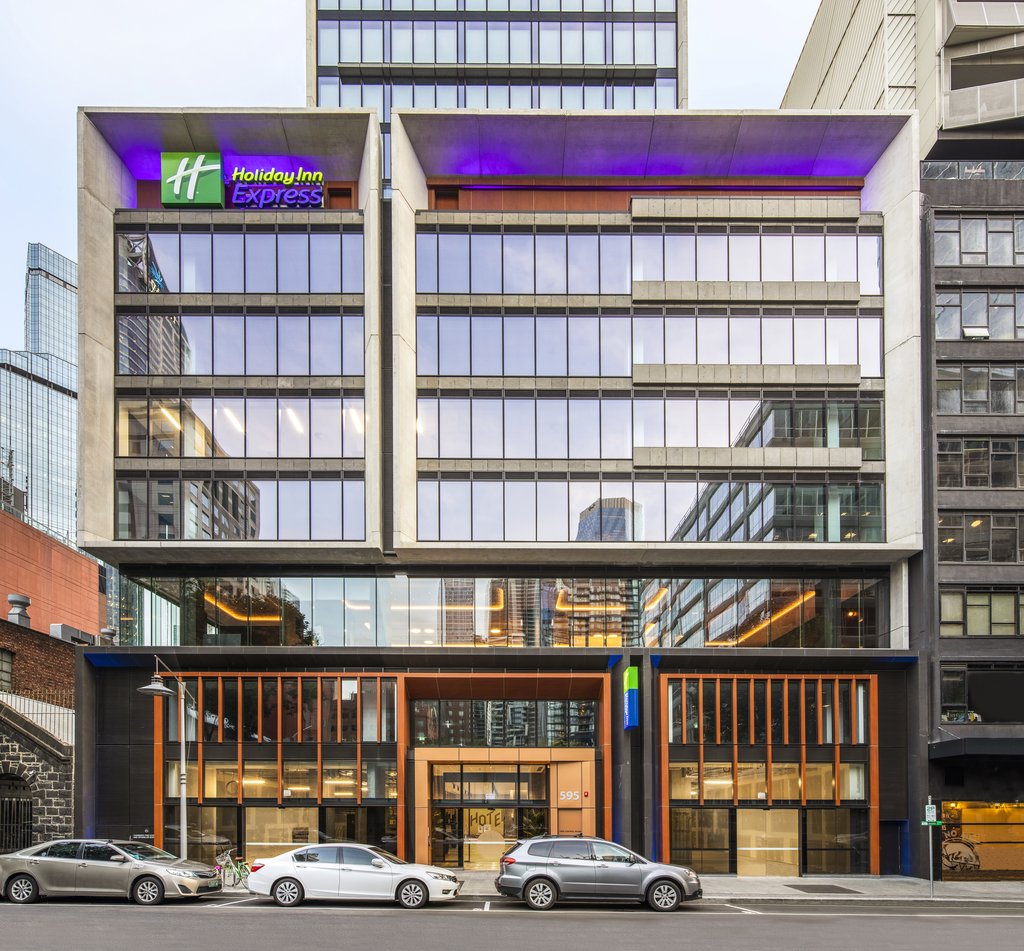 Holiday Inn Express Melbourne Little Collins, an IHG Hotel - Hotel entrance